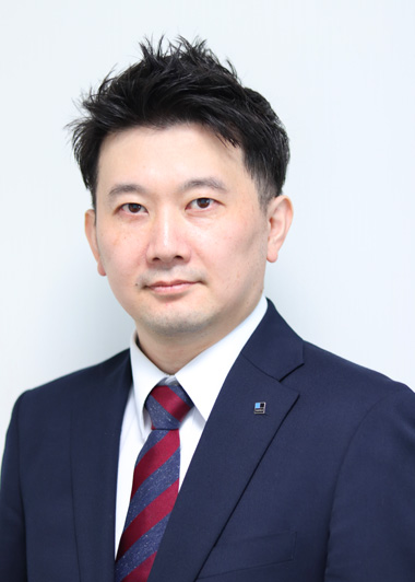 Representative Director President　Motoyasu Komatsu